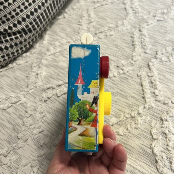 Fisher Price Tv Radio Classic Toys Wind up Music Box - Picture 4 of 5